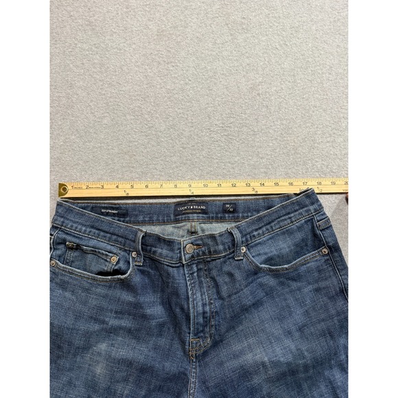 Lucky Brand Jeans Mens 38x32 221 Original Straight Denim Blue Jeans - Picture 11 of 14